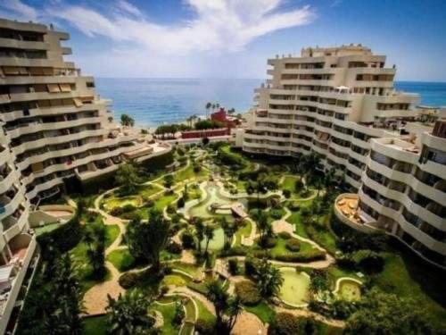 Precioso Apartamento Frente Al Mar Benalbeach Apartment Benalmadena Exterior photo